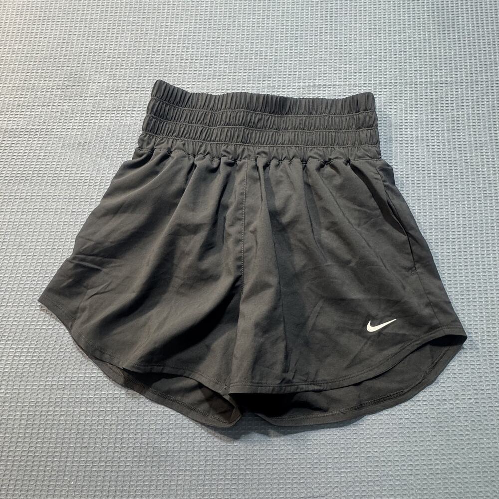 Nike One Women's Dri-FIT‎ Ultra High-Waisted 3" Shorts Sz XS Black Brand New